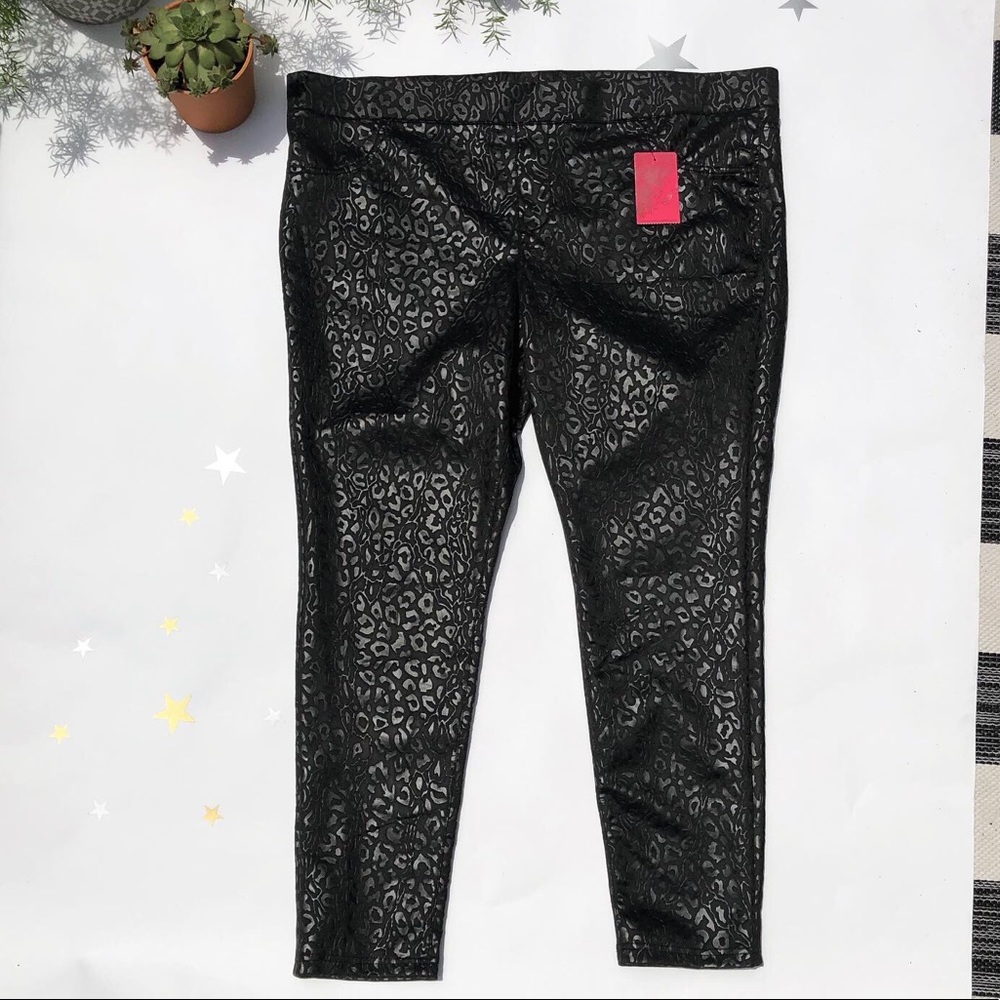 Pure Energy black animal print leggings size 22/24